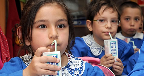 azınlık okulları süt dağıtımı
