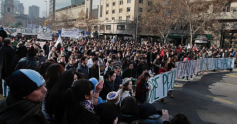 Öğrenci protestosunda 472 gözaltı